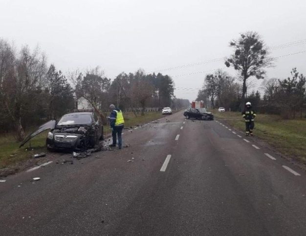 Groźne zderzenie. Droga zablokowana