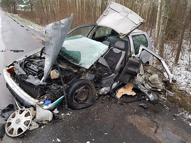 Kierowco, zdejmij nogę z gazu. Na drogach może być ślisko