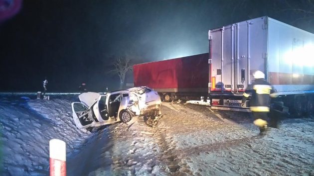 Zderzyły się cztery pojazdy: dwa osobowe i dwa tiry