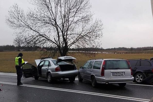 Zderzenie 5 pojazdów na krajowej "8"