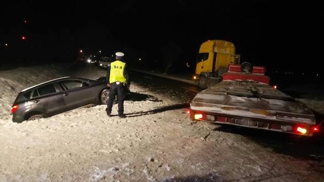 Wypadek z udziałem ciężarówki. Są ranni