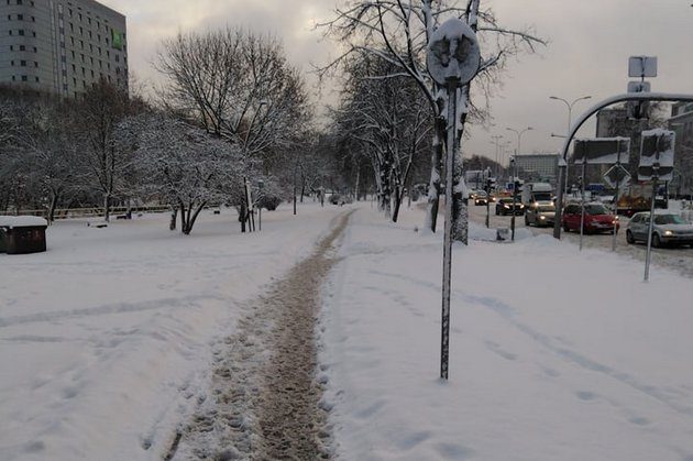 Białystok przegrywa z zimą. Służby nie nadążają z odśnieżaniem