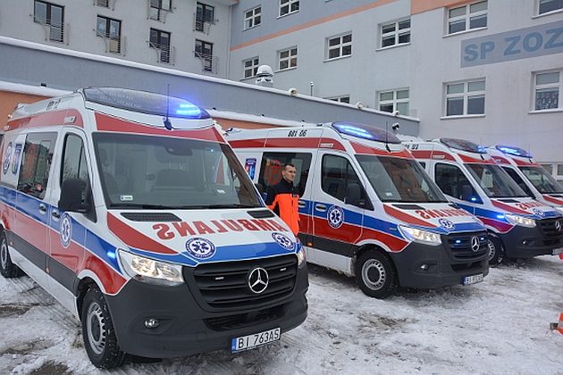5 nowych ambulansów. Będą też kolejne
