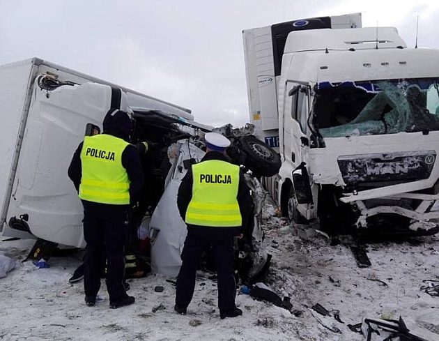 Wypadek na krajowej "8". Droga zablokowana w obu kierunkach