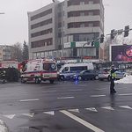Wypadek z udziałem karetki pogotowia w centrum miasta