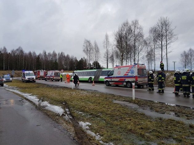 Wypadek BKM i osobówki. Są ranni