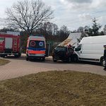 Zderzenie dwóch pojazdów na krajowej "szesnastce"