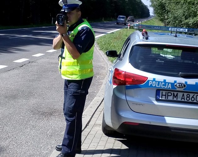 Jechała zdecydowanie za szybko. Straciła prawo jazdy