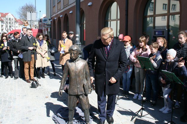 Młody Zamenhof znów może wsłuchiwać się w głosy białostoczan