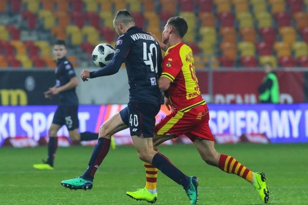 Jagiellonia gra o puchary, a Ireneusz Mamrot o swoją posadę?