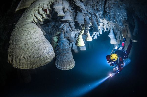 Odkrył najgłębszą podwodną jaskinię na świecie