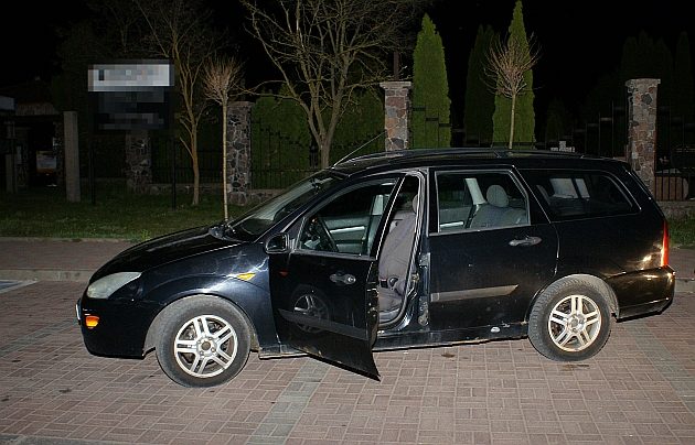 Prowadził auto na "podwójnym gazie". Finalnie zasnął za kierownicą