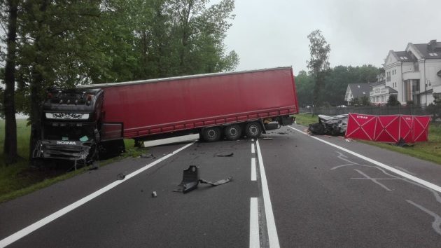 Śmiertelny zderzenie. Nie żyje kierowca forda