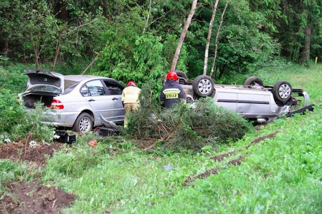 Hyundai dachował - kobieta w szpitalu