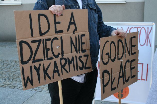 Sejm przyjął nowelizację karty nauczyciela. Będą podwyżki, chociaż mniejsze niż zakładano