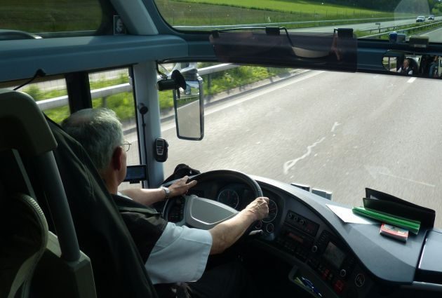 Księżyno. Zderzył się passat i autobus PKS 