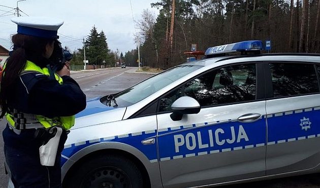 Jechał zdecydowanie za szybko. Stracił prawo jazdy