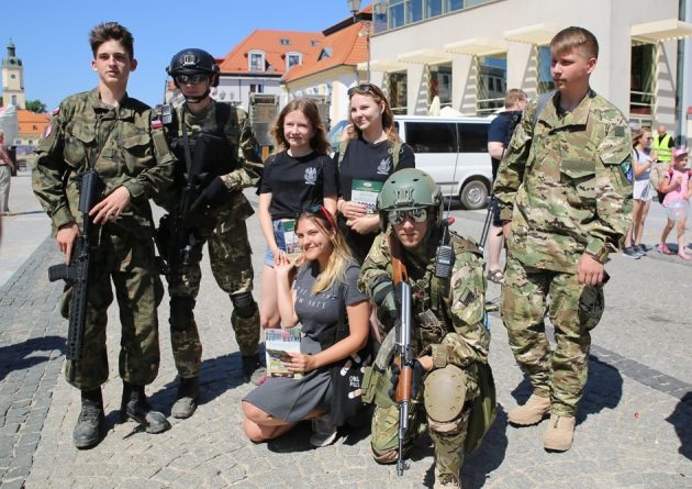 Piknik Militarny. Prezentacje na Rynku Kościuszki i atrakcje w Ogrodniczkach