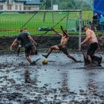 Korycińska "murawa" ugości wyjątkowy turniej. Startuje Błotna Liga Mistrzów [WIDEO]