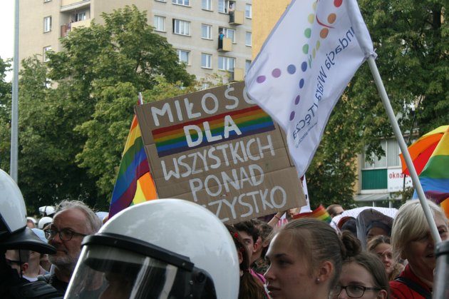 Miłość kontra agresja. Marsz Równości przeszedł przez Białystok [ZDJĘCIA]