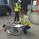 Wypadek z udziałem osobówki i rowerzystki. 14-latka trafiła do szpitala