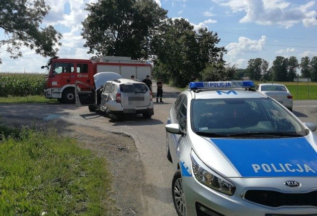 2 osoby w szpitalu po zderzeniu TIR-a z osobówką