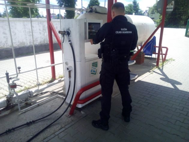 Znaleziono kolejną stację LPG, gdzie sprzedawano gaz "na lewo"