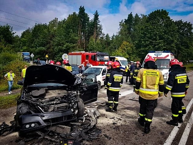 Wypadek samochodowy. 2 ofiary śmiertelne 