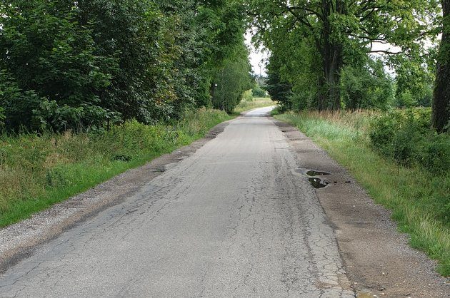 Zaniedbana droga w końcu doczeka się remontu