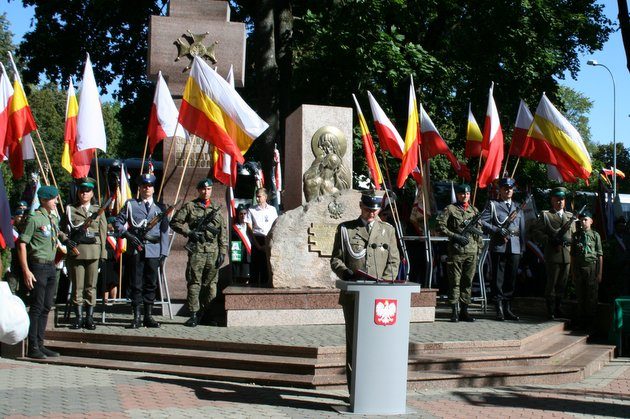 W Białymstoku oddano hołd ofiarom Golgoty Wschodu [ZDJĘCIA]