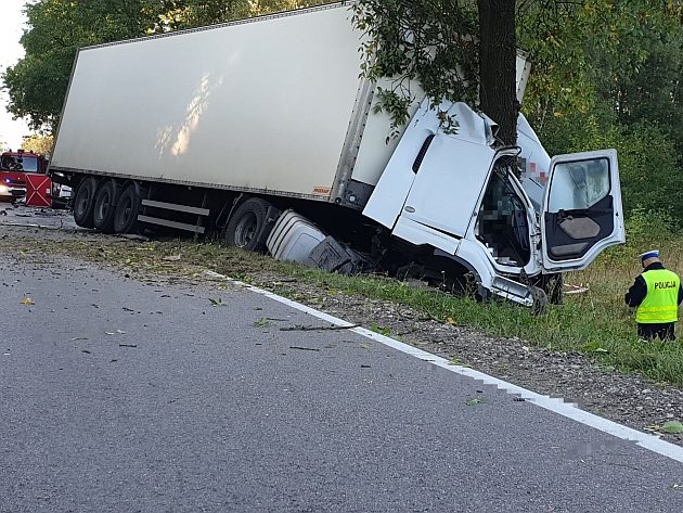 Czołowe zderzenie. Nie żyją obaj kierowcy