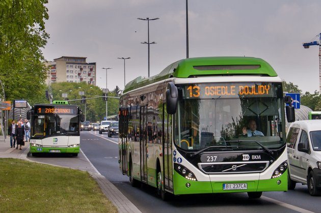 Nowe hybrydy na białostockich ulicach