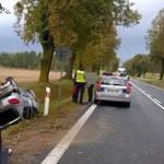 Wypadek na krajowej "8". Stracił panowanie nad autem i wjechał do rowu