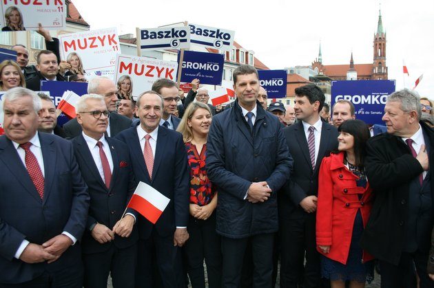 "To była intensywna kampania". PiS zakończył manewry przedwyborcze