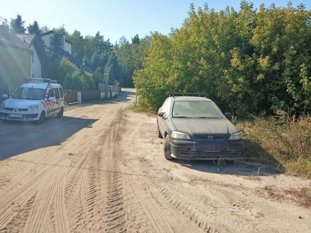 Czyszczą miasto z wraków. By uwolnić miejsca parkingowe