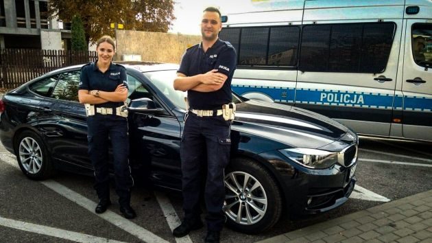 Dziecko odgryzło język. Policjanci pilotowali auto do szpitala