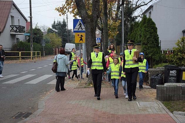 Mogą uratować życie. Warto mieć je zawsze przy sobie, a raczej... na sobie