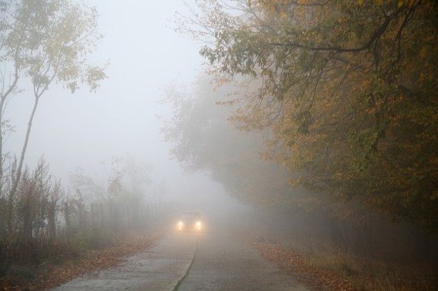 Gęsta mgła spowije Podlasie
