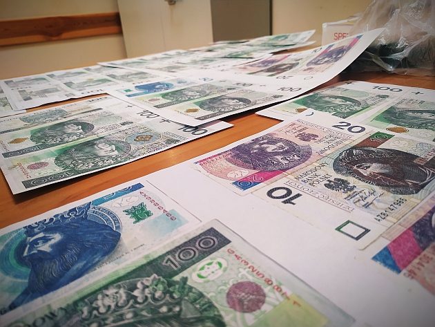 Drukował banknoty na domowej drukarce. Trafił do aresztu