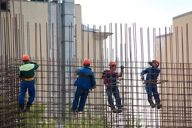 Ilu Białorusinów i Ukraińców pracuje w województwie podlaskim?