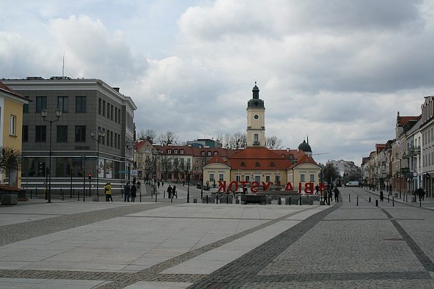 Tydzień na półmetku. Dużo ciemnych chmur pojawi się na niebie