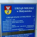 W urzędzie tylko rejestracja zgonów, urodzeń i... samochodów