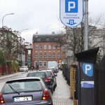Miasta rezygnują ze stref płatnego parkowania. Co na to Białystok?