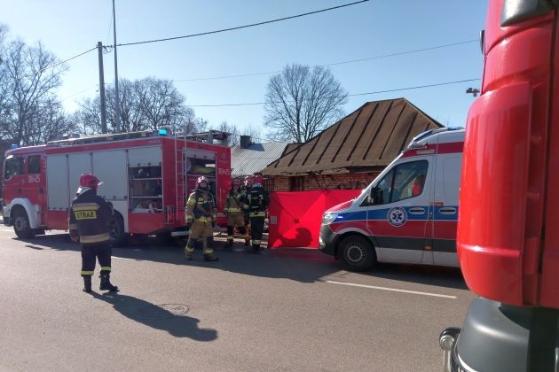 Wypadek na Traugutta. Ciężarówka wjechała w płot