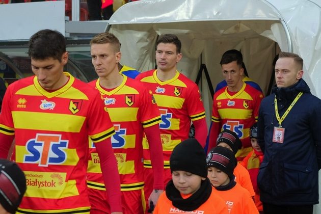 Jagiellonia będzie mogła obniżyć pensje piłkarzom. I to nawet o 50%