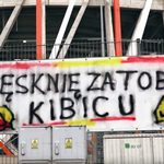 Jagiellonia tęskni za kibicami. Klub wywiesił transparenty i rozesłał e-maile [WIDEO]