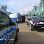 Ul. Kazimierza Wielkiego. Zatrzymany rzucał w policjantów nożami