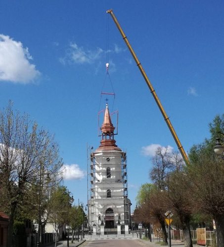 Hełm jest już na wieży kościoła. Projekt zrealizowano po ponad 120 latach