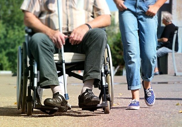 Osoby niepełnosprawne i ich opiekunowie otrzymają rozszerzone zasiłki