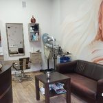"Bardzo odczułam zamknięcie salonu". Fryzjerka wraca po przerwie